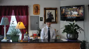 Golden Lion Motel - Image 3