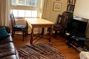 Charming and Cosy Canary Wharf Room with Stunning Views - Image 2