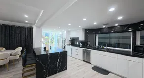 Sleek 7BR Exquisite Estate Resort Pool, Sauna, Spa 6500 SQF - Image 5