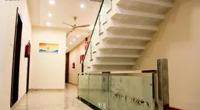 HOTEL BABYLON REGENCY, Opp Krishna Janmasthan Temple - Image 4