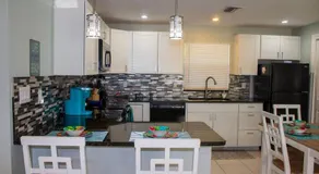 697 NEAR BEACH, FENCED DOGGIE Area, COZY BEACH HOME, LARGE DRIVEWAY - Image 5