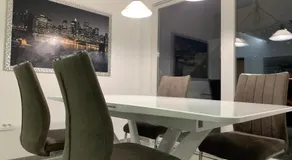 GREEN APARTMENT BY ALEX RAFAEL - Image 3