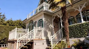 Ocean Breeze Executive Bed and Breakfast - Image 4