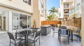 Redvue Holiday Apartments - Image 4