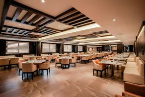 Royal Ritz - Image 4