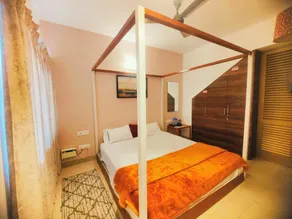 Spacious Ac room - Image 4