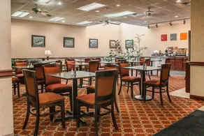 American Inn & Suites - Image 5