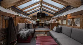 Basecamp Hotel - Image 2