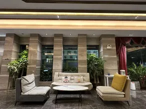 Lucky Hotel - Image 3