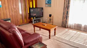 Lacey's Holiday House - Image 2
