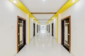 OYO Kamal Hotel And Lodging - Image 4