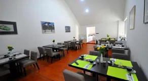 Fast Lane Hotel - Image 5