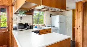 Mountain cabin w hot tub & deck - Image 3