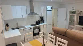 Main Street - 3 Bed Room - Family Friendly - Image 3