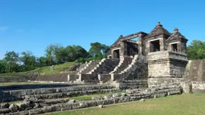 Fam's Homestay by FH Stay - Image 1