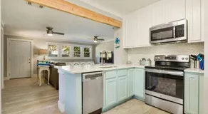 Beautiful Beach House 2 Minute Walk to Sandy Beaches Quiet Area - Image 5