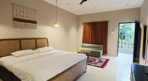 The Twelve Palm Resort - Image 2