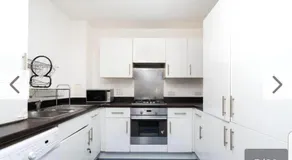 Modernized 1-Bedroom Flat in Croydon - Image 4