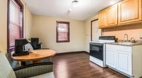 Cottage Inn - Grantville - Image 4