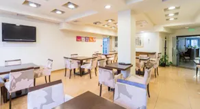 Lido Hotel - Image 2