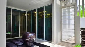 Iris Luxury Service Villa - Image 5