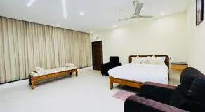 Hotel Gokulam Grand - Image 2