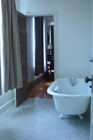The Peak at Centralia Square - Self Check-In Hotel - Image 3