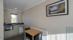 Parklands Motel & Apartments Te Anau - Image 4
