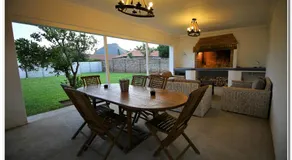 Victorian Square Guesthouse - Image 2