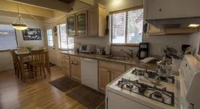 Cozy Mountain Hideaway home - Image 5