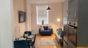 Stylish 3-Bed Home, Co-op Live & Etihad Garden, Free Parking and modern WORKPLACE - Image 5