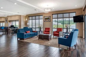 Comfort Suites  Pell CIty near Logan Martin Lake - Image 2