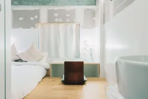 Of Hotel - Image 3
