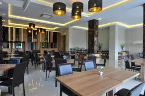 G-Hotel Pontianak - Image 3