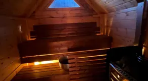 LAKESIDE AURORA CABINS - Image 4