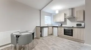 Copper House- Smart Stay near Stadium & City - Image 2