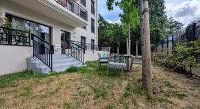 Chic and spacious apart with parking and garden - Image 5
