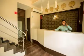 Hotel Avenue - Near Airport Mumbai - Image 4