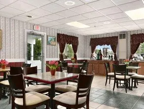 Travelodge by Wyndham Bangor - Image 4