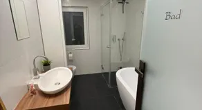 FlexStay Room 8 - Image 2
