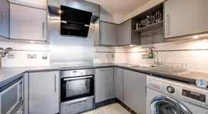 Vauxhall Skyline Apartments - Image 5