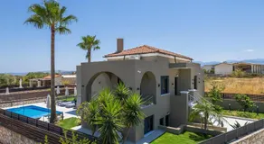 Luna Luxury Living - Image 5
