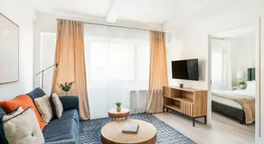 809-2A Gorgeous 1BR New W D Modern Best Location - Image 2