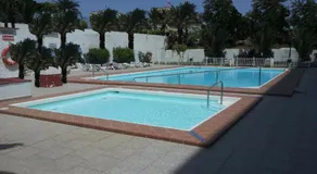 Charmant appartement avec piscine, jardin et internet haut débit | Vue ville - Image 4