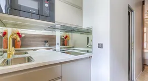Luxury and Design Studio Invalides - Image 3