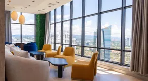 Modern Furnished Studio Facing Green Spaces in Panama City - Image 3
