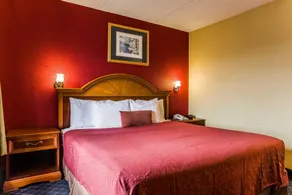 Rodeway Inn Charlotte North End - Image 3
