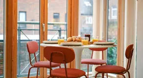 Canterbury Reach Apartment - Image 4