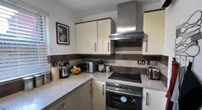 2 Bedroom Apartment 11 Minutes From Stansted Airport - Image 3