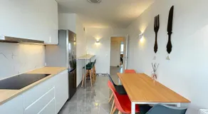 PARIS PANTIN Magnifique Appartement 4 pièces de 108m2 avec 2 PARKING intérieur - très cosy pour 1 à 12 personnes - Entièrement refait à neuf ENTIRE APARTMENT LUXURIOUS AND WARM - PANTIN PARIS 19 ème FREE WIFI GRATUIT - Image 3